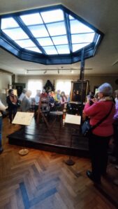 Seniorzy na Jarmarku Bożonarodzeniowym w Krakowie, Miejsko-Gminny Ośrodek Pomocy Społecznej w Łopusznie